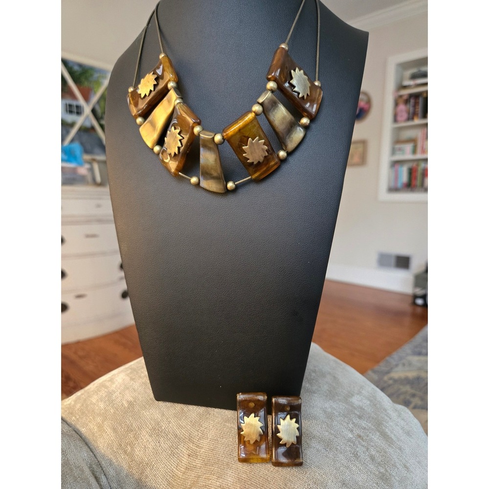 Lucite Brown Collar Necklace Goldtone Star Details Vintage  Matching Earrings